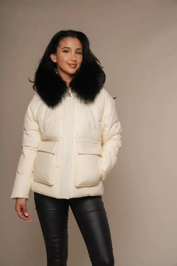 Art 2297 | Winterjacke | Damen | Milchfarbe | KURZ | Polarfuchs | 40. DE-GR