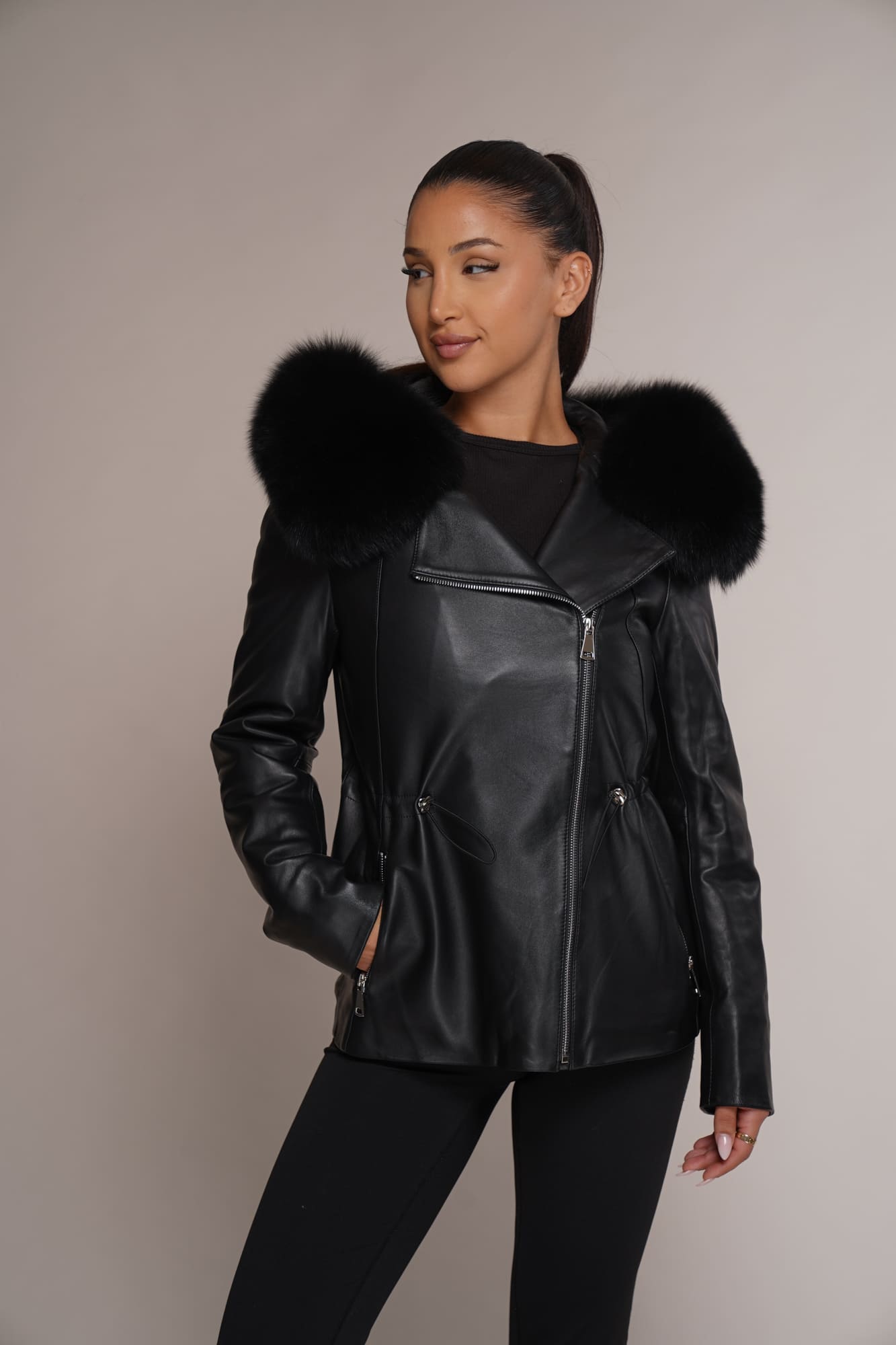 Art 2523 | Herbstjacke | KURZ | Damen | Leder | tailliert | Herbst | Polarfuchs | 34, 36, 40, 42, 44. DE-GR