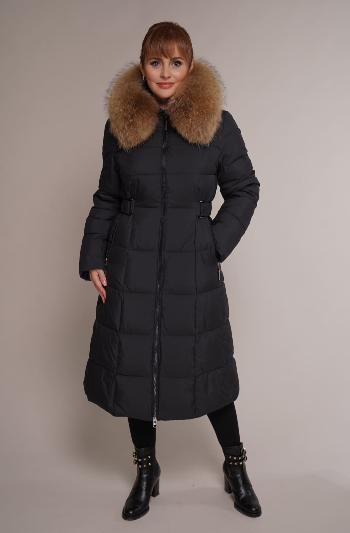 Art 6020 | Wintermantel | schwarz | Waschbär | Kapuze | tailliert | LANG | 38. und 40. DE-GR