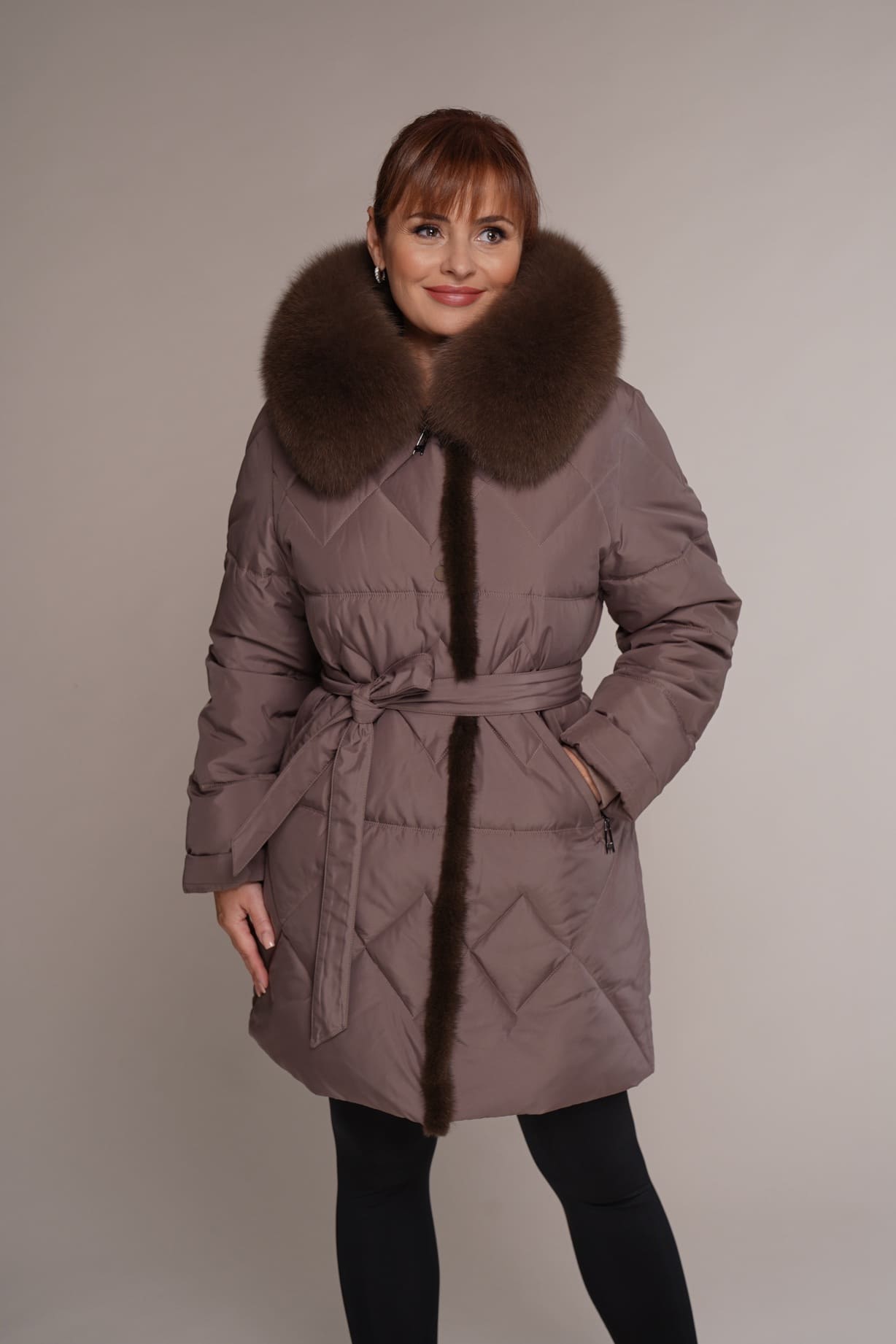 Art 6192 | Winterjacke | beige | Polarfuchs | Nerz | Kapuze | 44. und 46. DE-GR