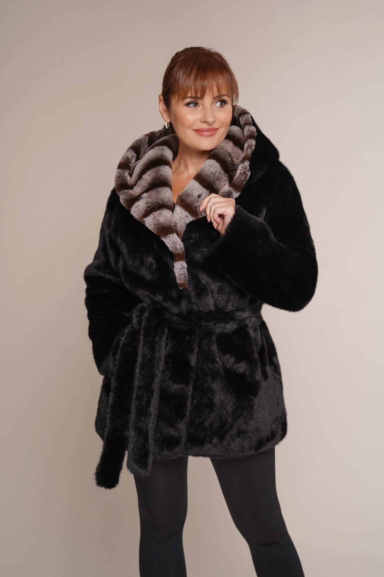 Art 6531 | Pelzjacke | Kunstpelz | schwarz | Kapuze | Gurt | Winter | 36. DE-GR