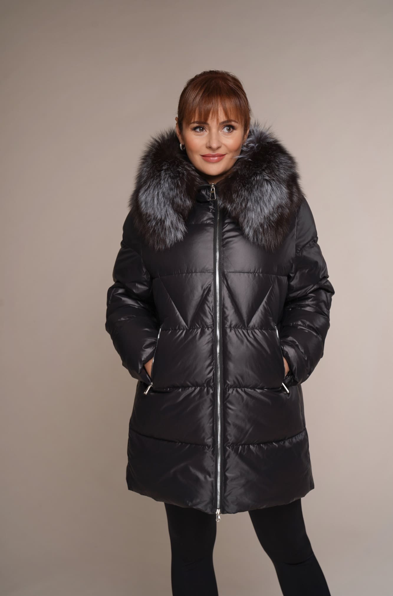 Art 2800 | Winterjacke | gerade | schwarz | mittellang | Silberfuchs | 38. und 42. DE-GR