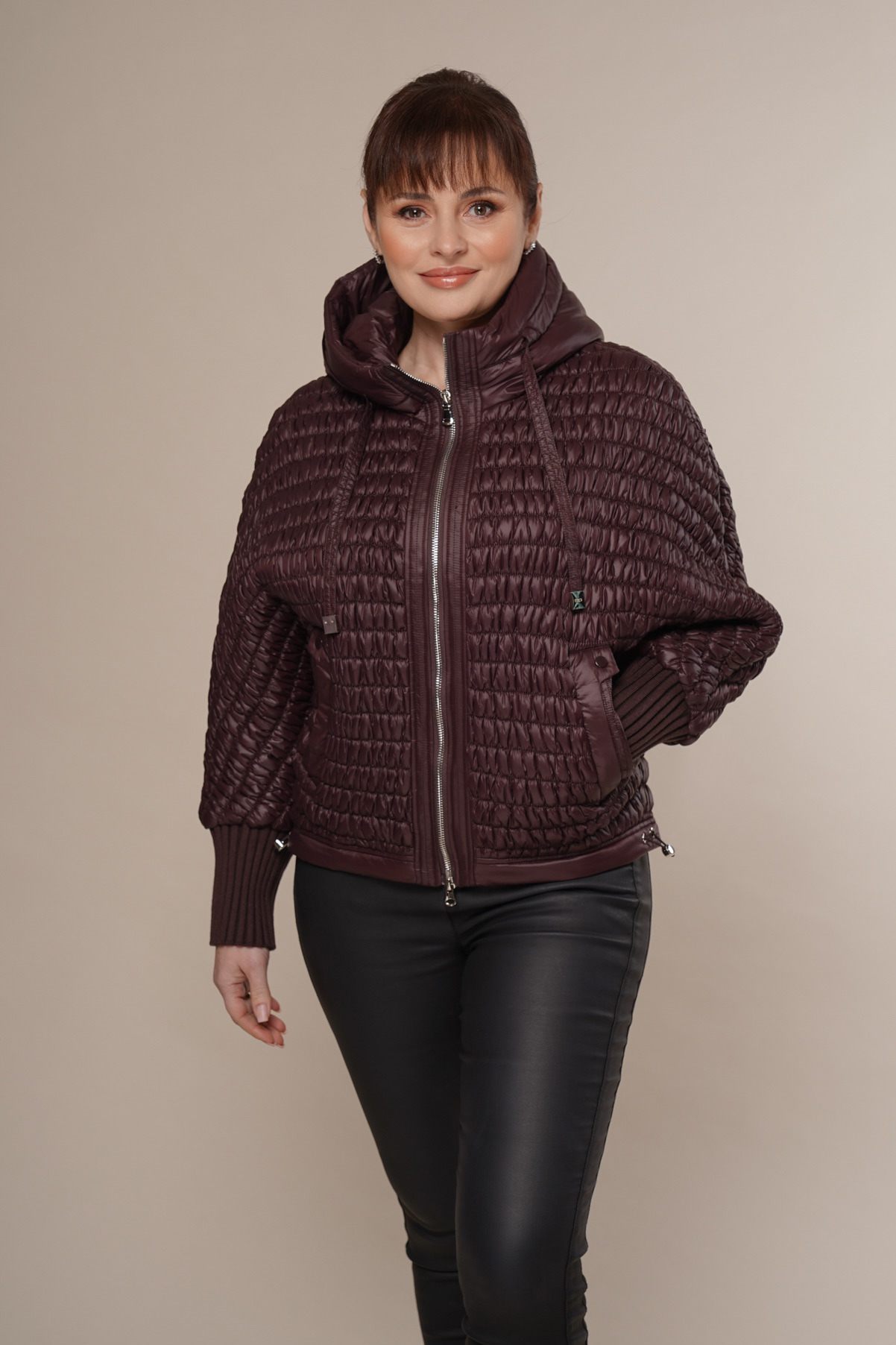 Art 226 | Steppjacke | Jacke | kurz | Damen | weinrot | Kapuze | Frühling | 40. und 42. DE-GR