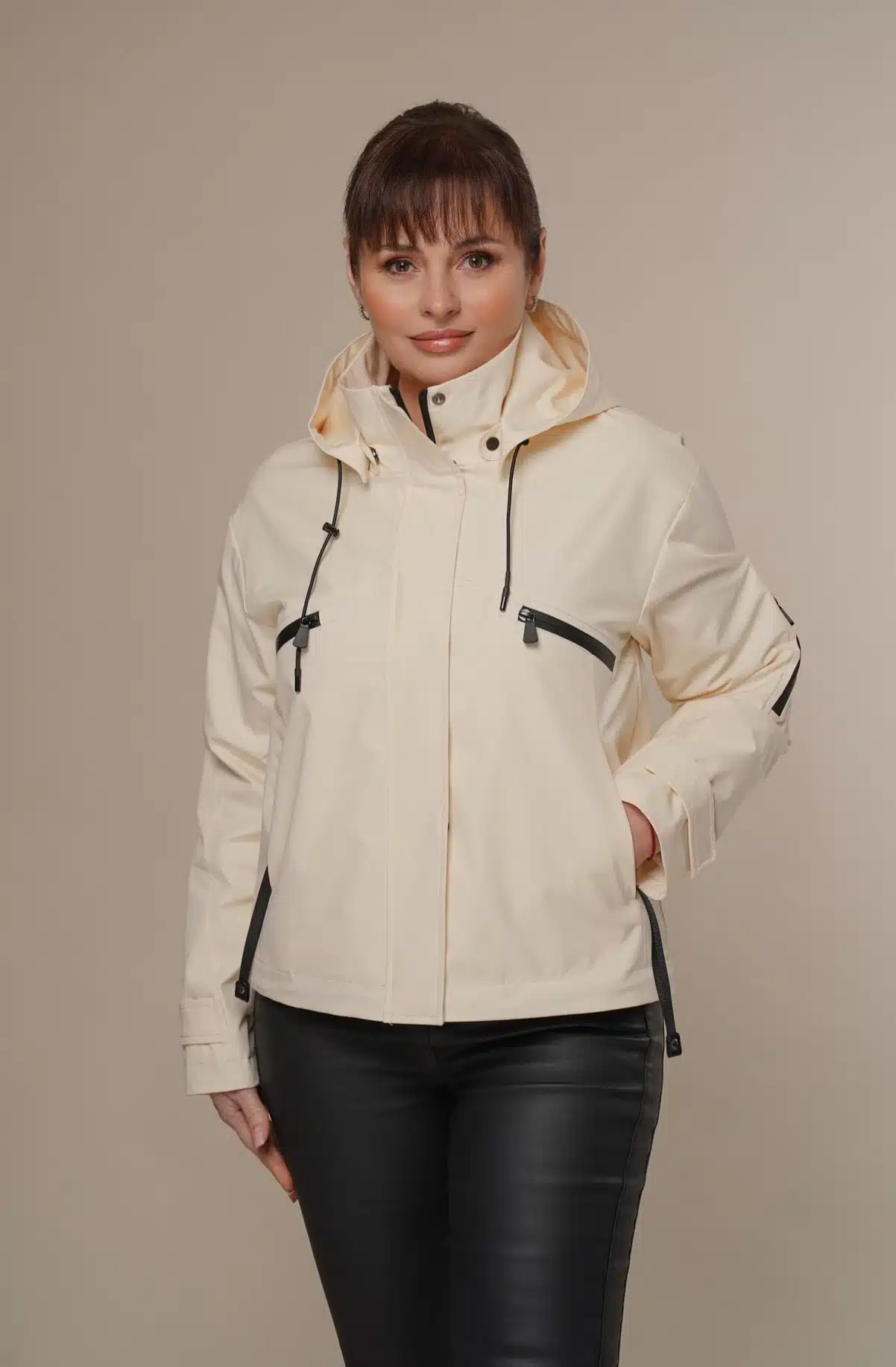 Art 6023 | Windjacke | Windbreaker | Damen | KURZ | Cremefarbe | Frühling | 36, 38, 40, 42, 44. DE-GR