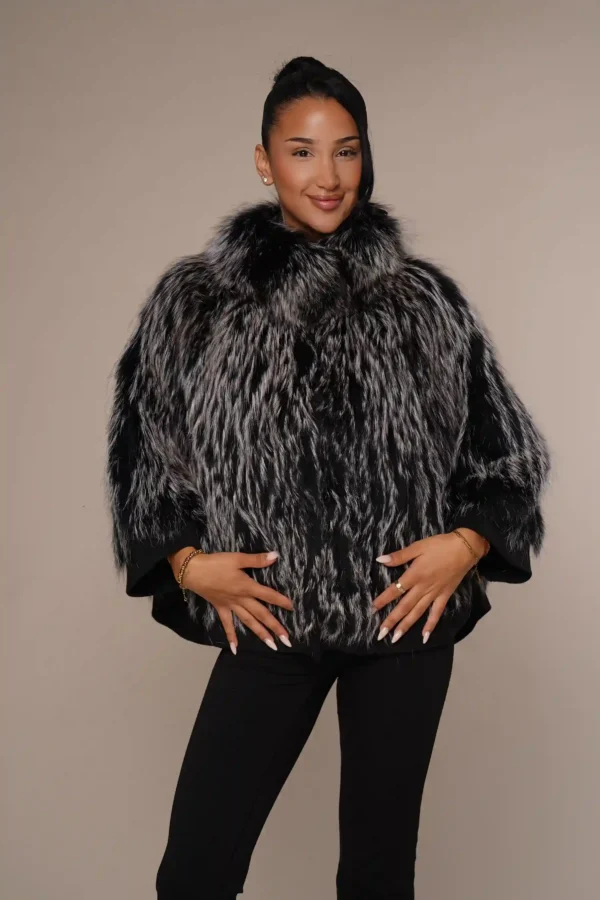 Art 013 | kurze Jacke aus Silberfuchs mit Fledermausärmeln in 36. DE-GR